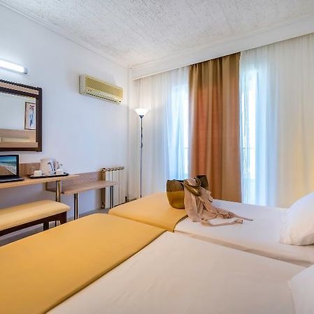 Niriides Beach Hotel 帕萨里迪 外观 照片