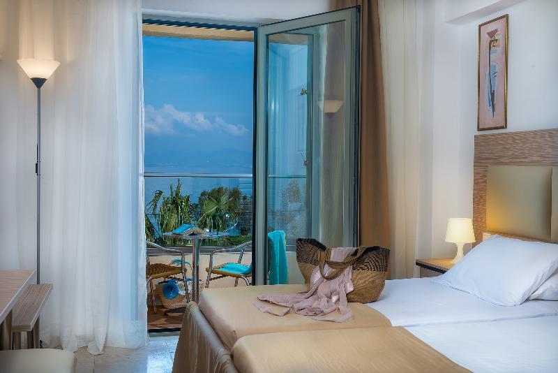 Niriides Beach Hotel 帕萨里迪 外观 照片